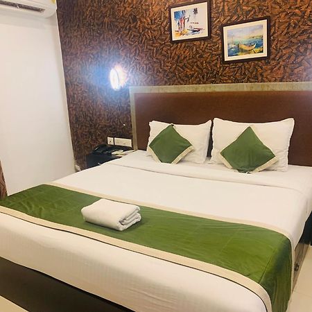 Hotel Greenlife Kochi ภายนอก รูปภาพ