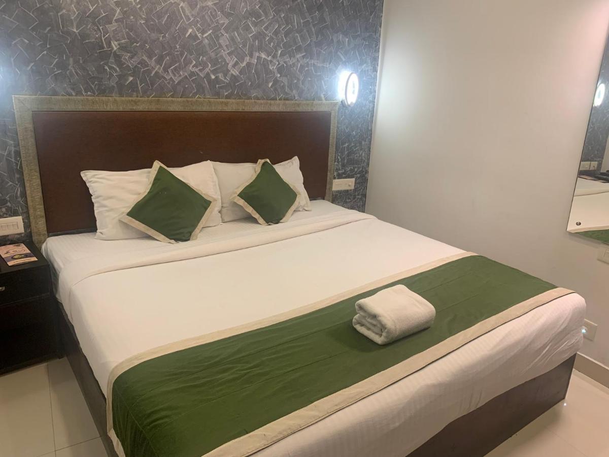 Hotel Greenlife Kochi ภายนอก รูปภาพ