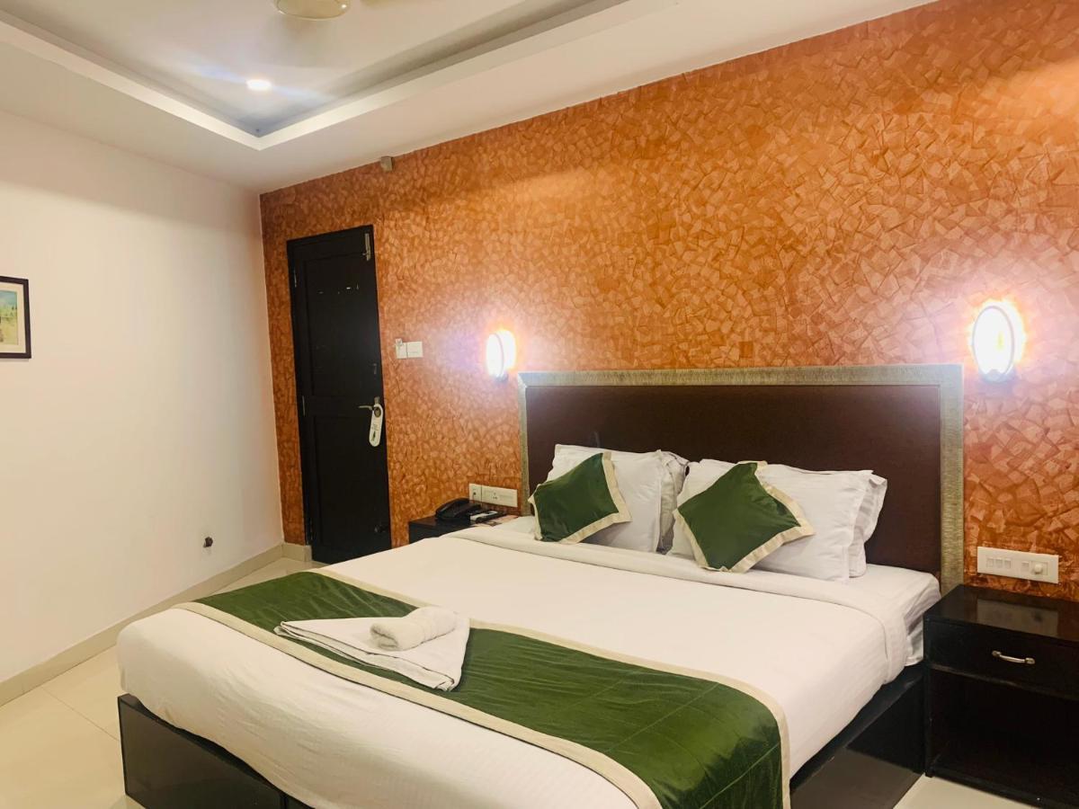 Hotel Greenlife Kochi ภายนอก รูปภาพ