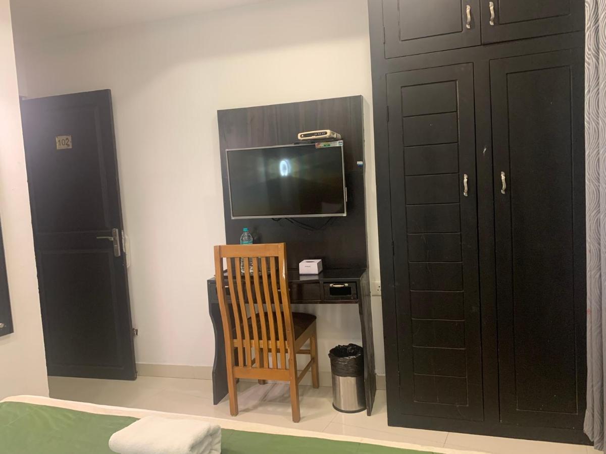 Hotel Greenlife Kochi ภายนอก รูปภาพ
